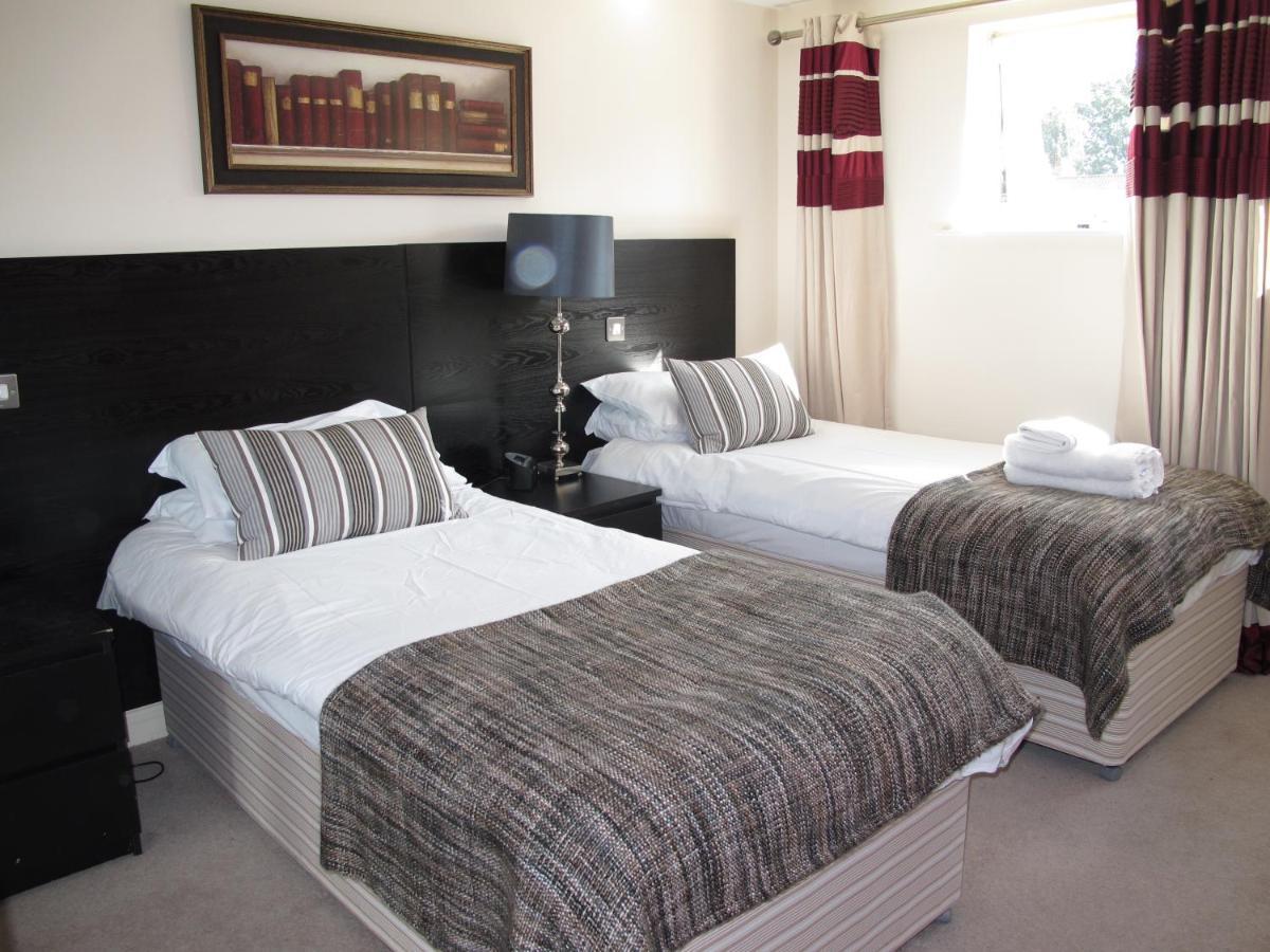 Churchill Two Bedroom Apartments With Free Parking And The Minster View ยอร์ค ภายนอก รูปภาพ