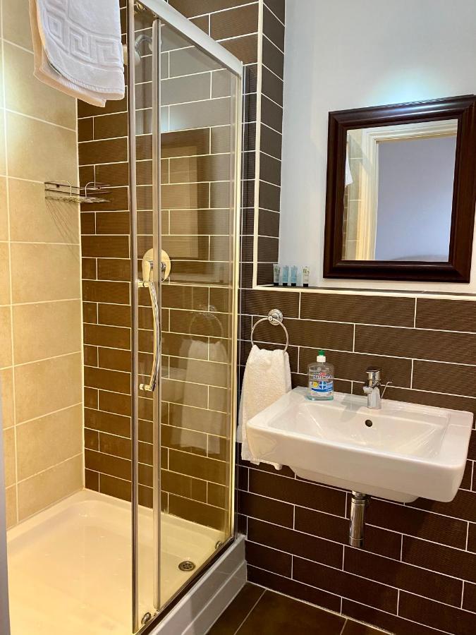Churchill Two Bedroom Apartments With Free Parking And The Minster View ยอร์ค ภายนอก รูปภาพ