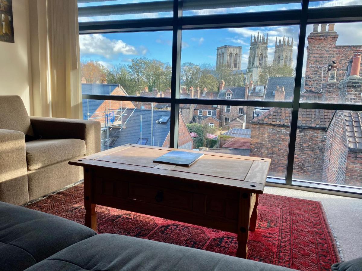Churchill Two Bedroom Apartments With Free Parking And The Minster View ยอร์ค ภายนอก รูปภาพ
