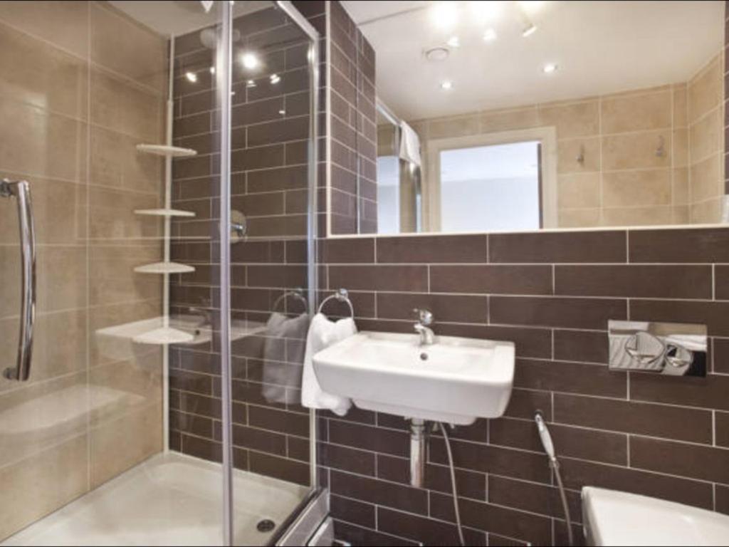 Churchill Two Bedroom Apartments With Free Parking And The Minster View ยอร์ค ห้อง รูปภาพ